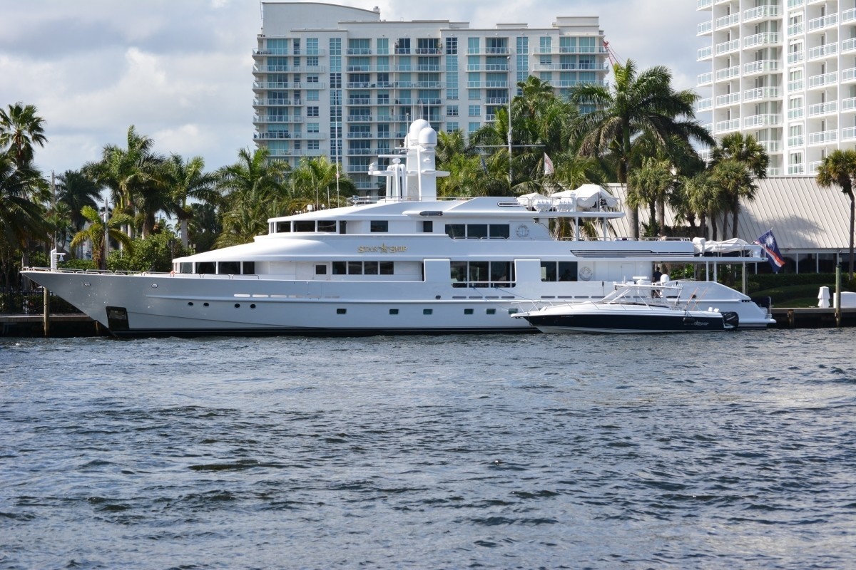 luxury yacht starship